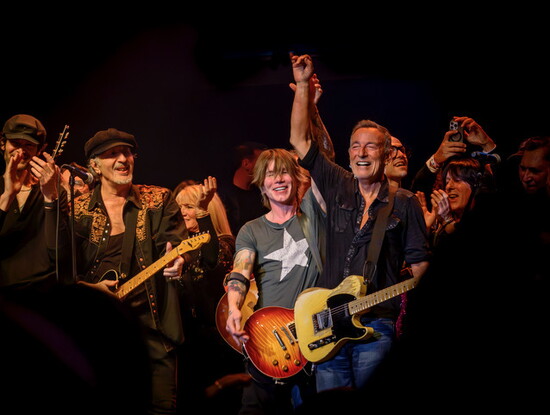 The triumphant close of Light of Day with Rzeznik and Bruce Springsteen