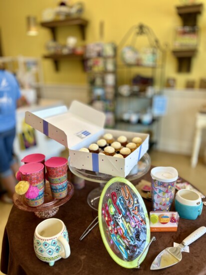 Nothing Bundt Cakes in Sarasota is a fun and inviting place to be! (photo by Emily Leinfuss) 