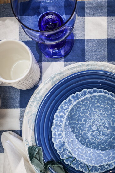 Tableware of all colors available to liven up your table