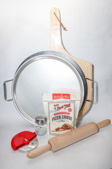 Pizza peel, NordicWare pizza tray, pizza cutter