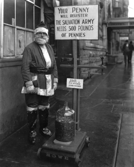 Knoxville Salvation Army Santa Claus, 1936. (Thompson Photograph Collection, McClung Historical Collection)