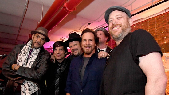 Eddie Vedder joined Danny Clinch and the Tangier's Blues Band for a few impromptu songs at the 2018 KACF A Night To Remember Benefit at Tribeca Grill.