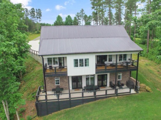 "Lake Loched" luxury home in Bremen