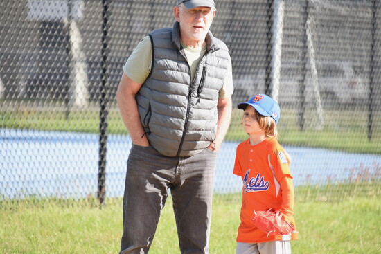 Discussing strategy on the base paths