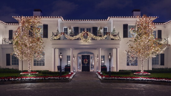 The festive entrance of Rosewood Miramar Beach