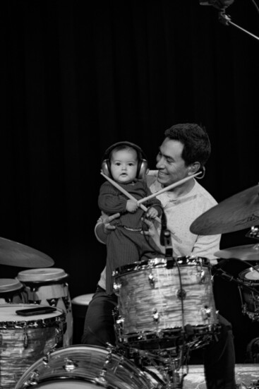 The Alternate Routes drummer Kurt and his daughter Cora at a soundcheck. Photo by David Apuzzo.