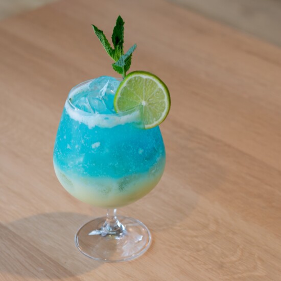 The Gulf Of Mojito's recipe is featured alongside the main article. 