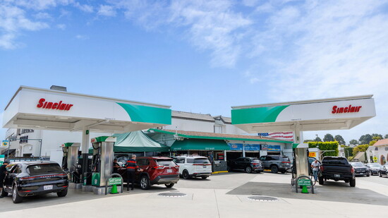 Sinclair Gas Station at the corner of San Vicente and 26th