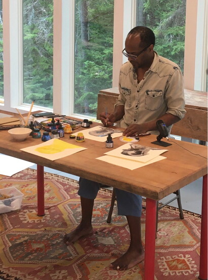 Kevin Snipes paints during his time at the Mazza Studio