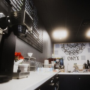 onyx%20wellness%20cafe%201-300?v=1