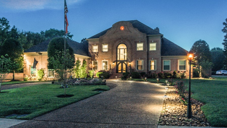 Luxury Living in Bluegrass Downs