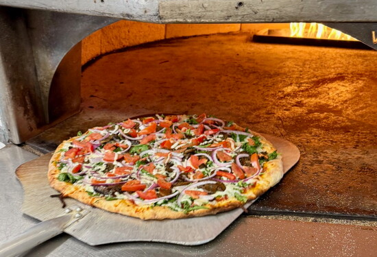 Pizza at Mona Lisa Pasta. Photo courtesy of Mona Lisa Pasta.