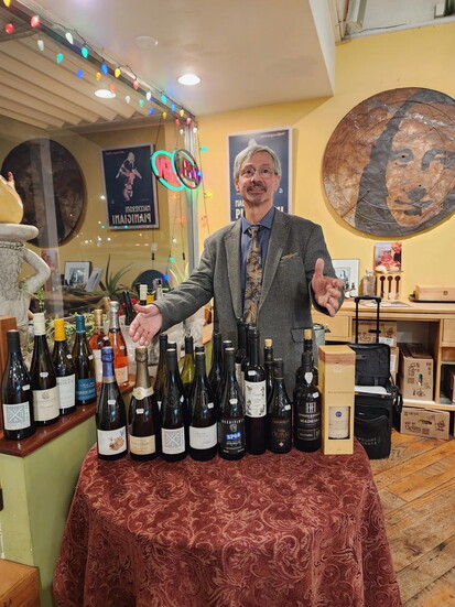Wine Rep Charles Gendrot with Williams Corner Wine doing a tasting at Mona Lisa Pasta. Photography courtesy of Mona Lisa Pasta.