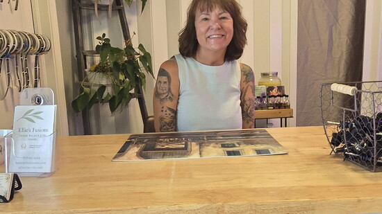 Lynae in her store.