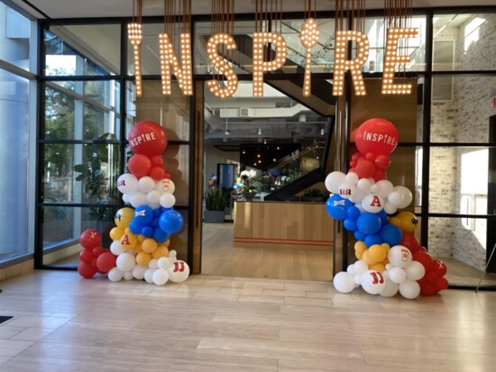 Corporate events can pop by adding fun balloon sculptures.