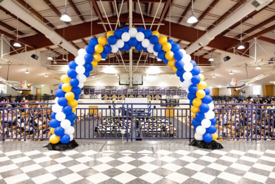 Show your school colors with balloons at your next school event. 