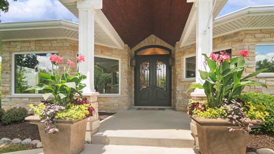 Entryway at 25890 W. Cresthill Drive.