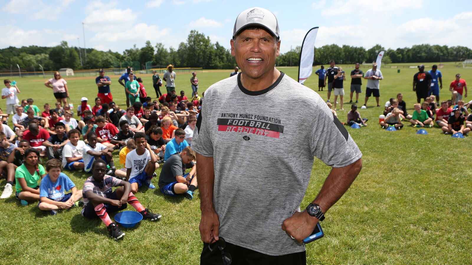 Anthony Munoz talks about importance of protecting young quarterback's  blindside - Cincy Jungle