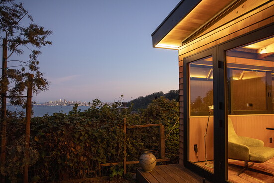 "Cloudview", an ADU in Sausalito designed by Loring Sagan. (Photography by Juicy Pear). 