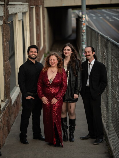 Mari & The Dream (l to r): Tyler Spraag, drums; Mari Wilson, guitar/vocals/songwriting; Bella Cooper, bassist and Kenny Jones, keyboard.