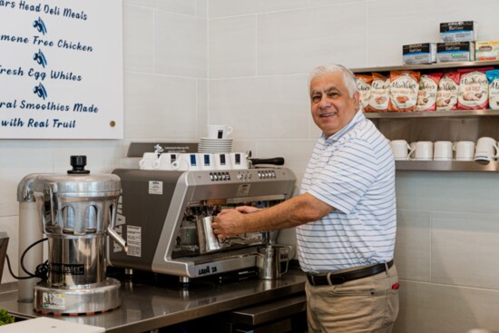 Coffee, tea, freshly squeezed and pressed juice 