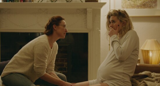 PIECES OF A WOMAN: (L to R) Molly Parker as Eva and Vanessa Kirby as Martha.© Netflix Studios