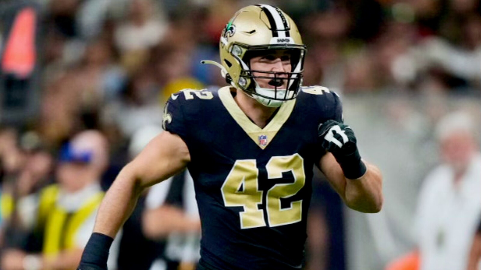 New Orleans Saints linebacker Chase Hansen (40) returns an