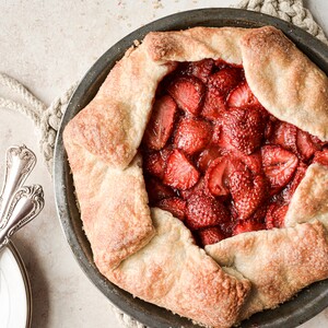pie-strawberry-galette-001-300?v=1