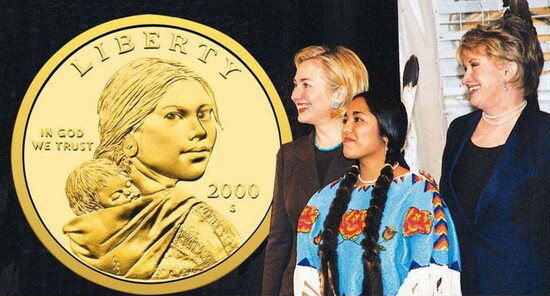 First Lady Hillary Clinton, Randy'L Teton, and Glenna Goodacre at the unveiling ceremony.