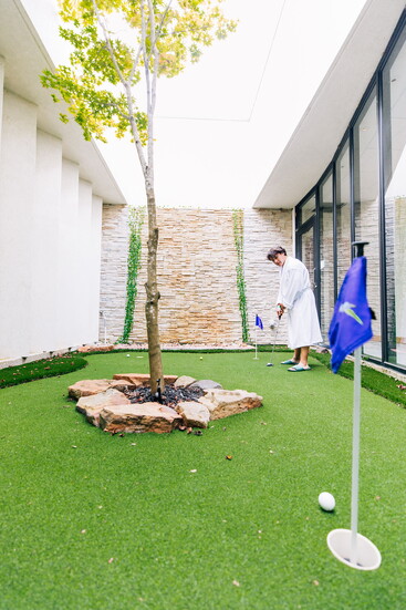 Quick short game practice at the hotel.