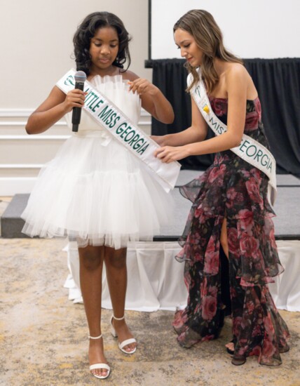 Little Miss Georgia Earth 2023 Vitalia Collins and Teen Miss Georgia Earth 2022 Ava Smith 