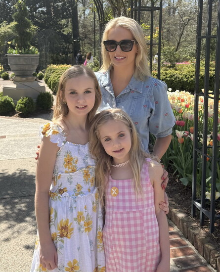 Heather, Lifestyle writer and her daughters