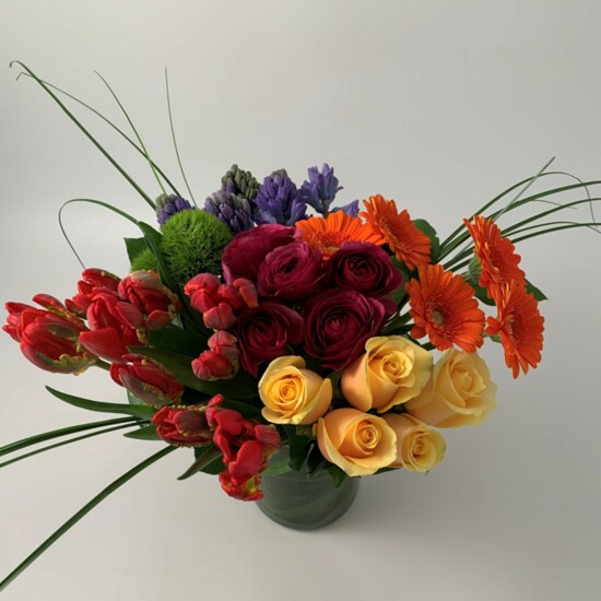 Colorful and Chic Arrangement from Blossoms