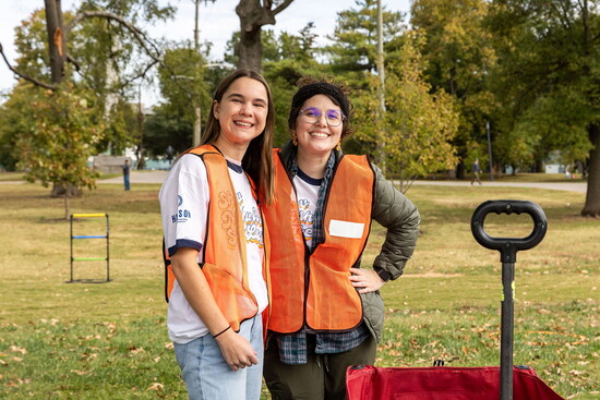 Season of Sharing Kickoff Participant Kalisea Olson and Brianna Zhao, courtesy of Hands On