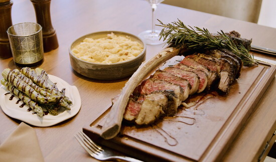 Ario @JW Marriott Marco - Tomahawk Steak
