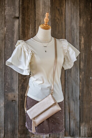 White top meets brown skirt for the perfect vineyard vibe!