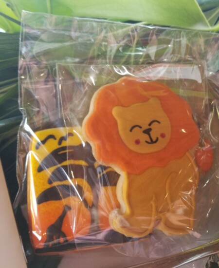 Gala attendees received special zoo-animal-themed cookies.