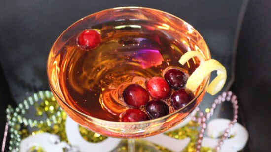 Festive Cranberry Fizz Mocktail