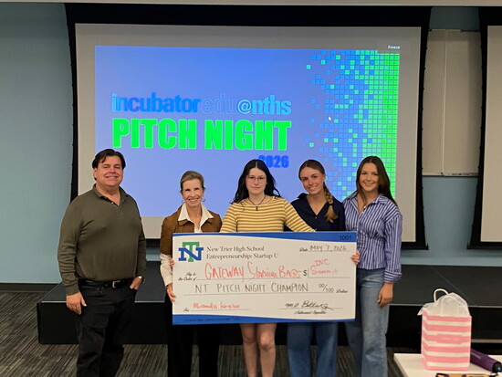 Dave Schonberg, Sally Pofcher, Miranda Korobov, Amy Beanblossom and Ali Beanblossom at New Trier’s Entrepreneurship: Startup U Pitch Night.