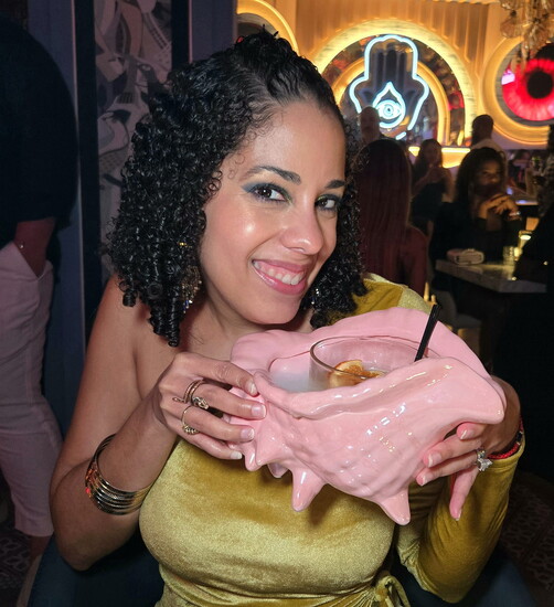 Orlando Travel Foodie Marie Ojeda enjoys a unique cocktail experience at The Eye