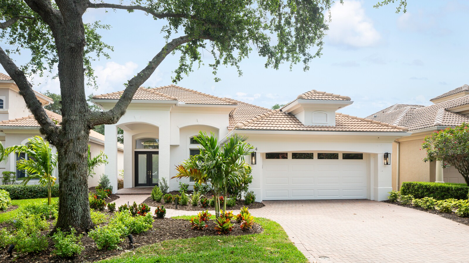 Naples City Lifestyle