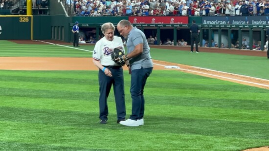 Mike Carter with baseball legend "Pudge" Rodriguez.