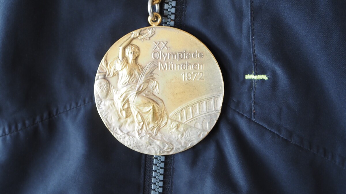 BillAllenGoldMedalCloseUp-1200