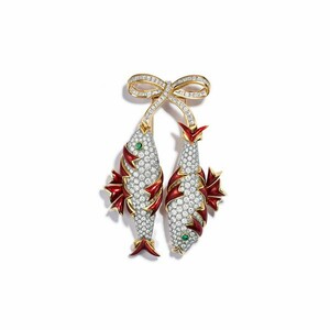 tiffany%20%20co%20schlumberger%20twin%20fish%20brooch%20in%2018k%20yellow%20gold%20and%20platinum%20with%20red%20paillonne%20enamel%20emeralds%20and%20diamond-300?v=1