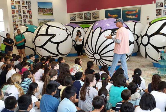 Bernie Massey guiding students through an impactful civics lesson. Photography by Portraits of Hope.