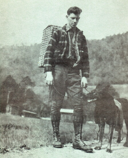 Paul Adams and Smoky Jack, 1925. (KHP.)