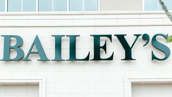 From left to right (The Bailey Family): Cindy, Marci, Trey, Jane, Mama Ann, and Clyde