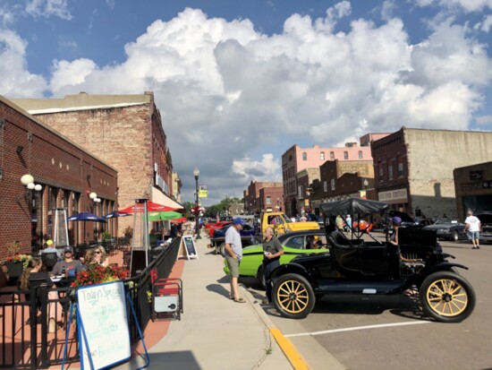 Downtown Car Cruise-In at Stonehouse Supper Club (photo by Erica Volkir)