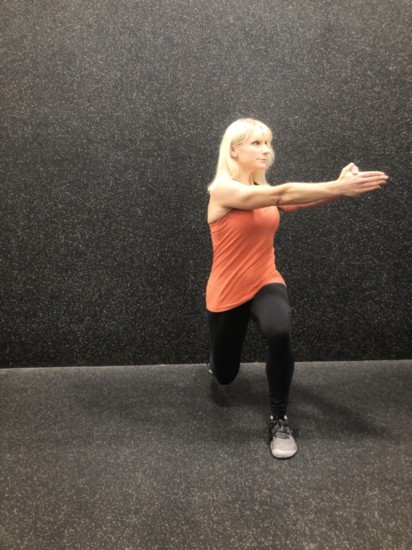 Alternating Lunge with Straight-Arm Rotation