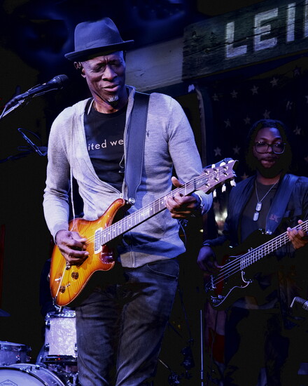 Keb Mo/Photo by Anthony Scarlati